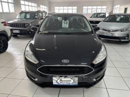 FORD - FOCUS - 2017/2018 - Preta - R$ 65.900,00