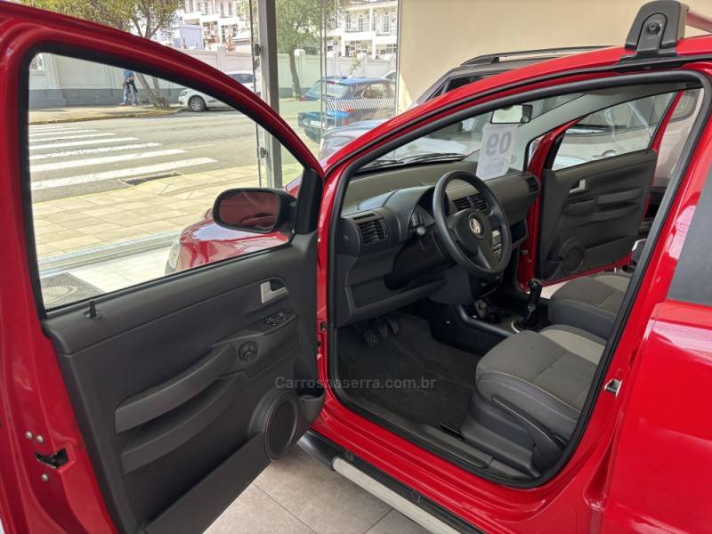 VOLKSWAGEN - CROSSFOX - 2008/2009 - Vermelha - R$ 38.900,00