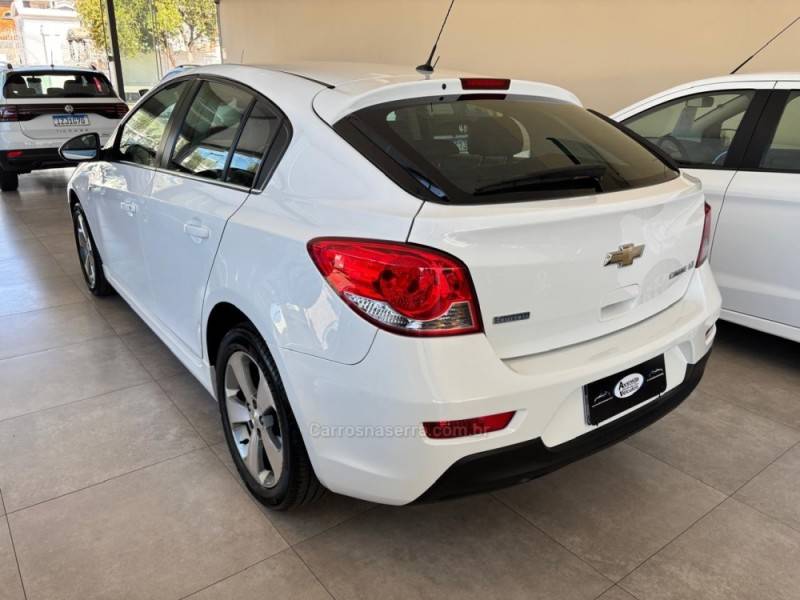 CHEVROLET - CRUZE - 2013/2014 - Branca - R$ 67.900,00