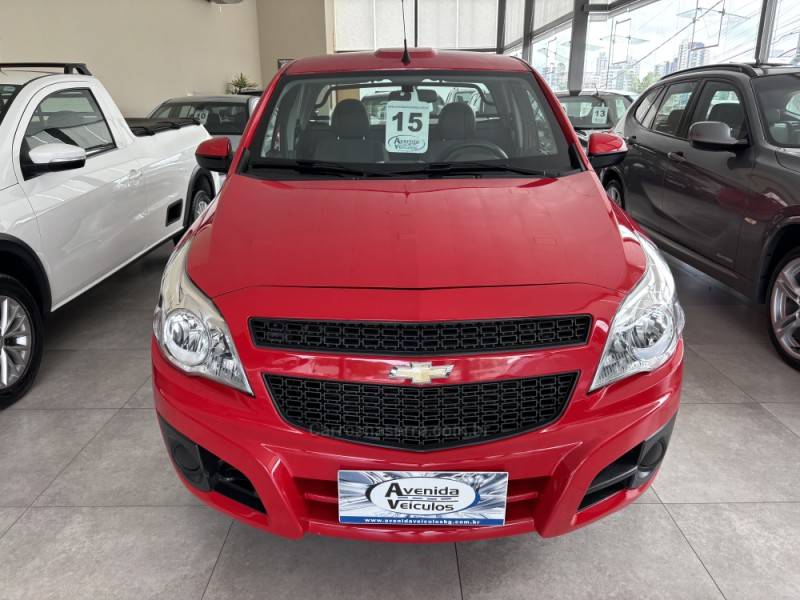 CHEVROLET - MONTANA - 2014/2015 - Vermelha - R$ 49.900,00