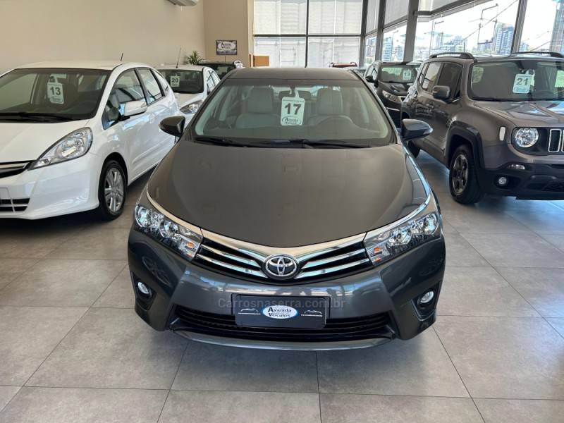 TOYOTA - COROLLA - 2016/2017 - Cinza - R$ 98.500,00