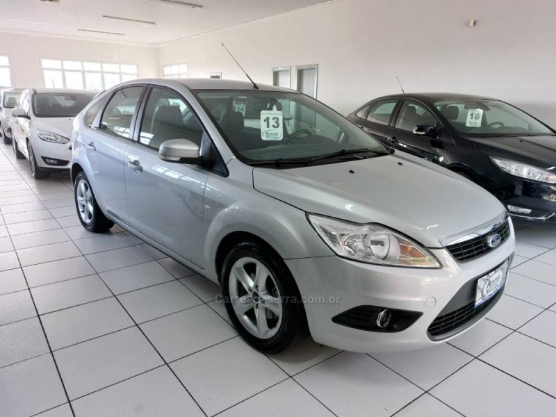 FORD - FOCUS - 2012/2013 - Prata - R$ 49.900,00
