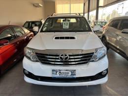 TOYOTA - HILUX SW4 - 2012/2012 - Branca - R$ 138.000,00