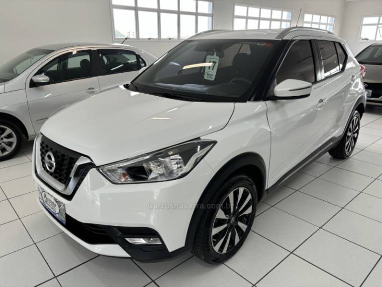 NISSAN - KICKS - 2016/2017 - Branca - R$ 89.900,00