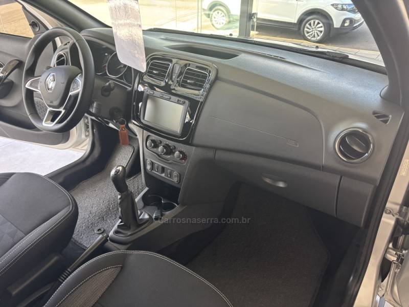 RENAULT - SANDERO - 2021/2022 - Prata - R$ 68.500,00