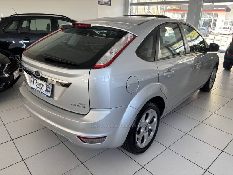 FORD - FOCUS - 2012/2013 - Prata - R$ 54.900,00