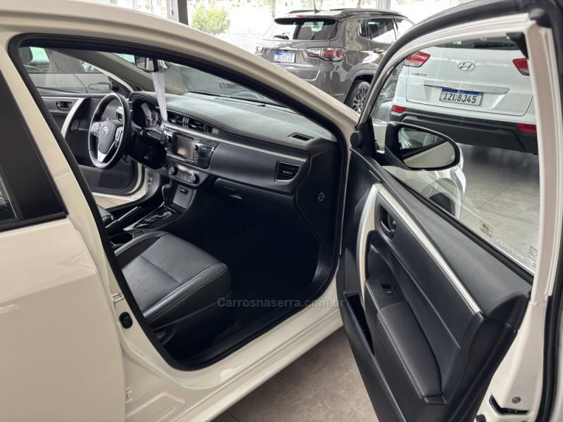 TOYOTA - COROLLA - 2017/2017 - Branca - R$ 97.900,00