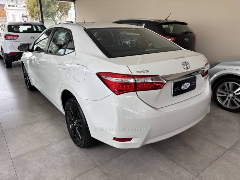 TOYOTA - COROLLA - 2017/2017 - Branca - R$ 97.900,00