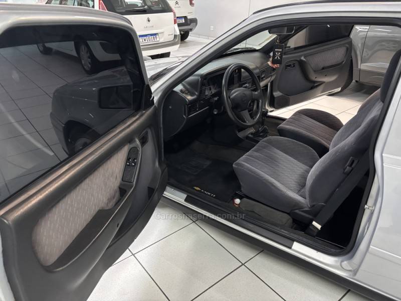 CHEVROLET - KADETT - 1997/1998 - Prata - R$ 35.000,00