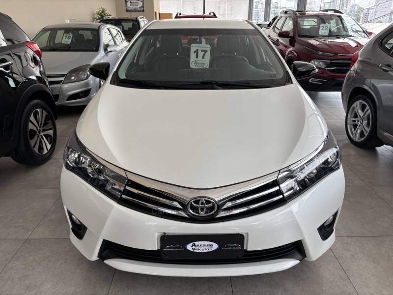 TOYOTA - COROLLA - 2017/2017 - Branca - R$ 97.900,00