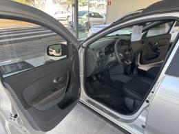 RENAULT - SANDERO - 2021/2022 - Prata - R$ 68.500,00