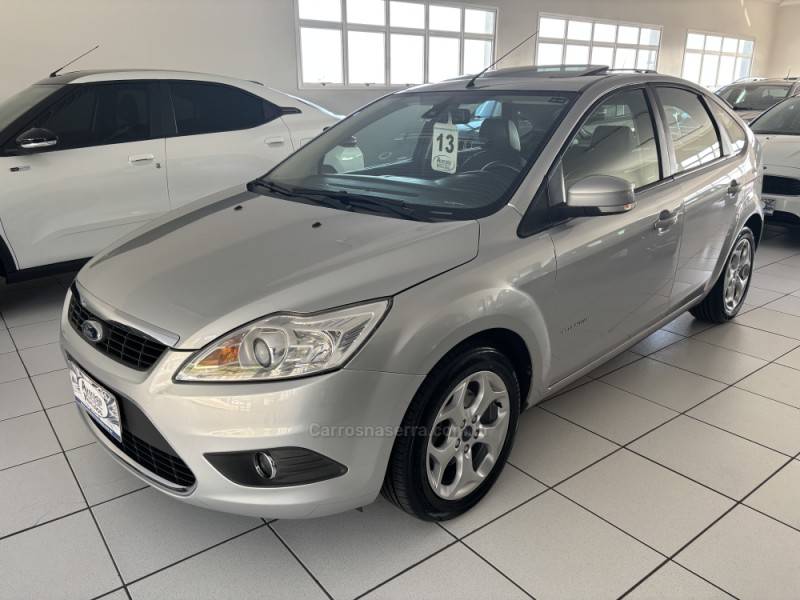 FORD - FOCUS - 2012/2013 - Prata - R$ 54.900,00