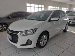 CHEVROLET - ONIX - 2021/2021 - Branca - R$ 65.900,00