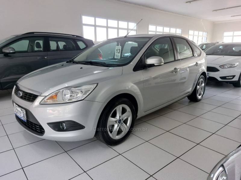 FORD - FOCUS - 2012/2013 - Prata - R$ 49.900,00