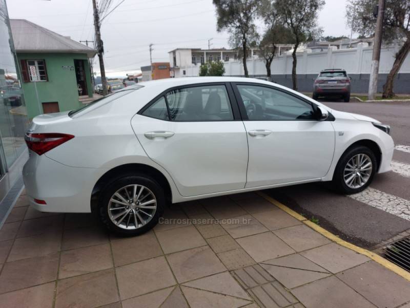 TOYOTA - COROLLA - 2014/2015 - Branca - R$ 89.900,00