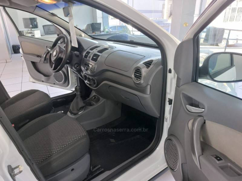 FIAT - GRAND SIENA - 2013/2014 - Branca - R$ 42.900,00