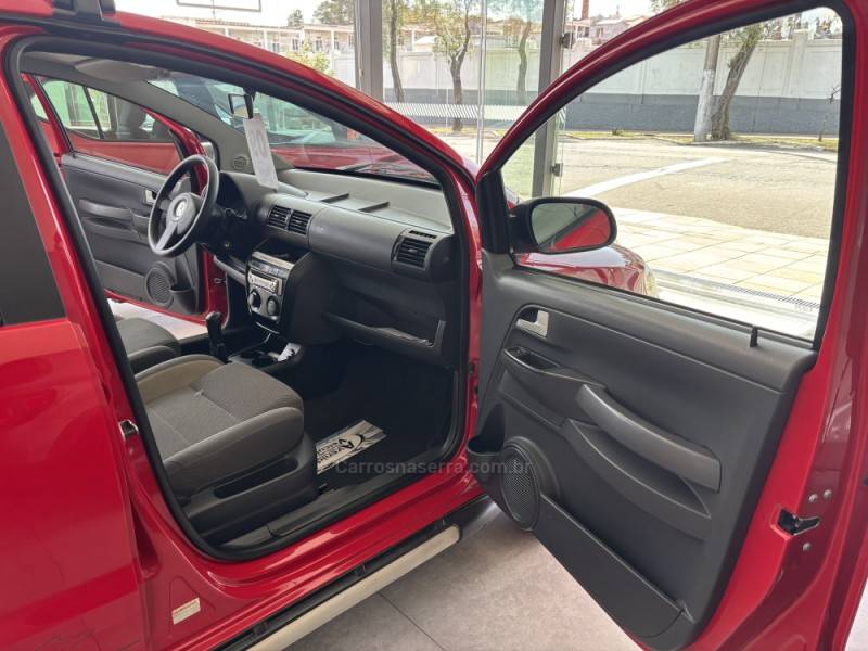 VOLKSWAGEN - CROSSFOX - 2008/2009 - Vermelha - R$ 38.900,00