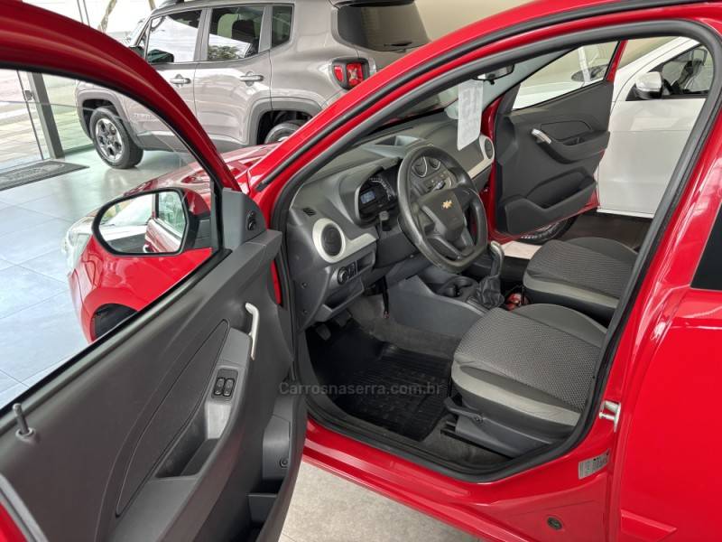 CHEVROLET - MONTANA - 2014/2015 - Vermelha - R$ 49.900,00