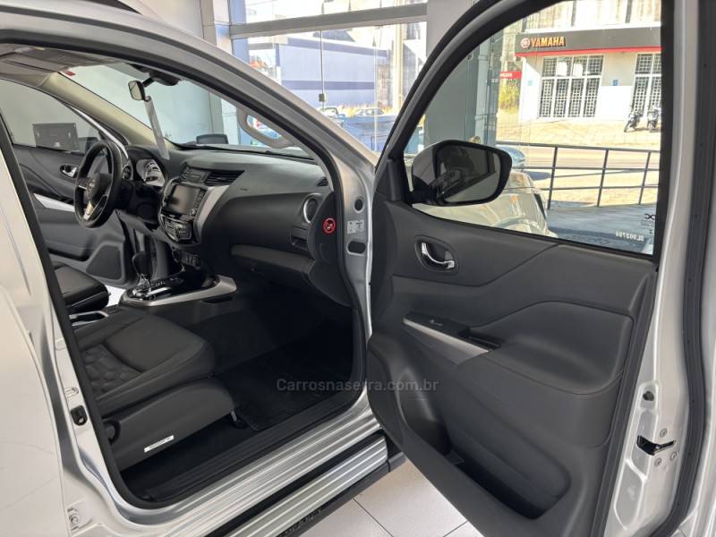 NISSAN - FRONTIER - 2024/2025 - Prata - R$ 235.000,00