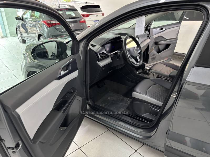 VOLKSWAGEN - TAOS - 2022/2022 - Cinza - R$ 135.000,00