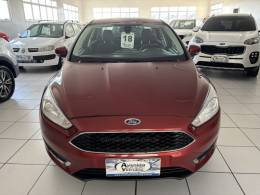 FORD - FOCUS - 2018/2018 - Vermelha - R$ 66.900,00
