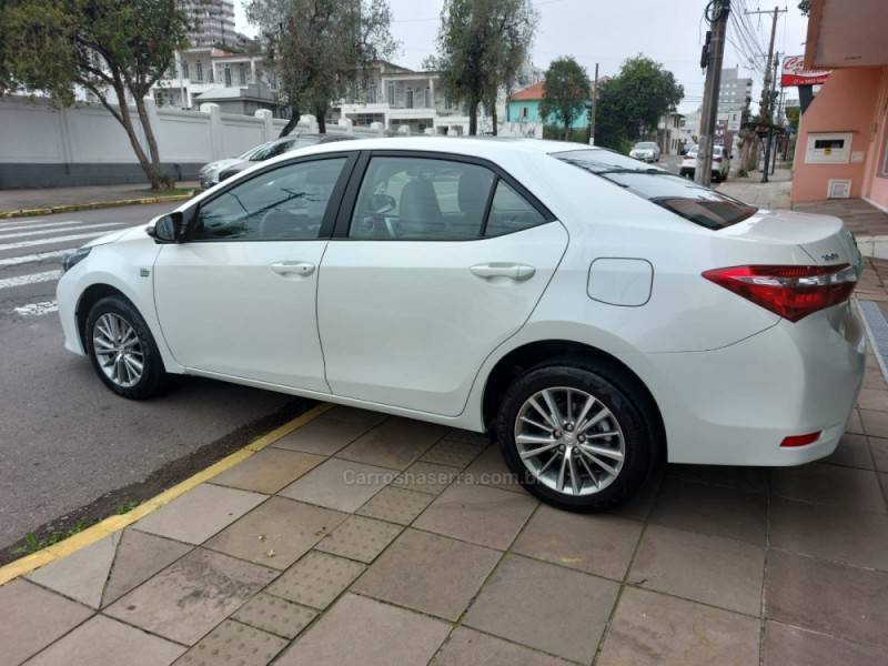 TOYOTA - COROLLA - 2014/2015 - Branca - R$ 89.900,00