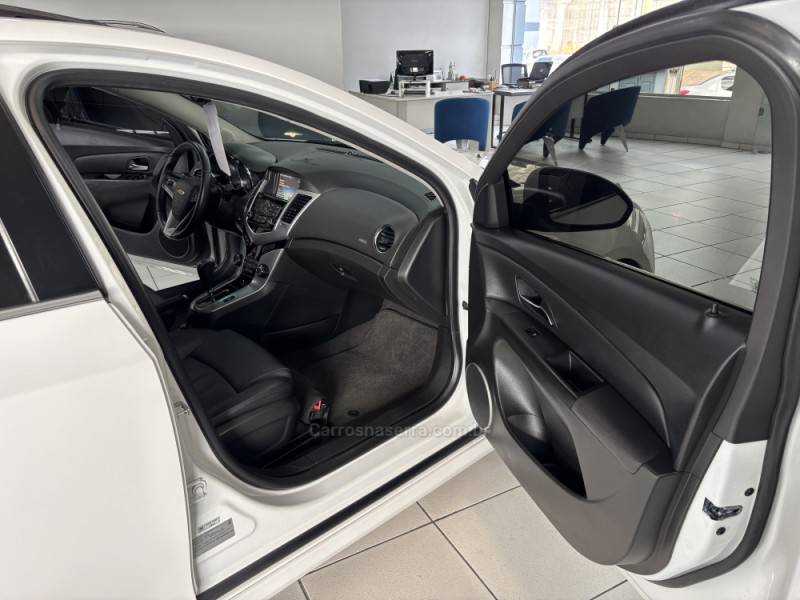 CHEVROLET - CRUZE - 2013/2014 - Branca - R$ 69.900,00