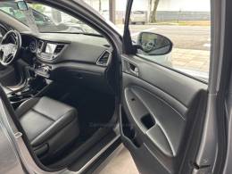 HYUNDAI - TUCSON - 2021/2022 - Prata - R$ 125.900,00