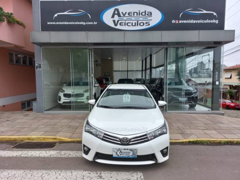 TOYOTA - COROLLA - 2014/2015 - Branca - R$ 89.900,00