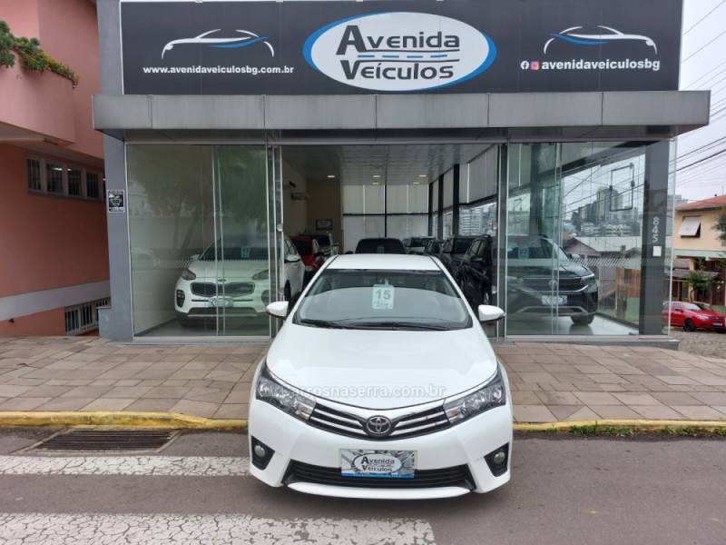 TOYOTA - COROLLA - 2014/2015 - Branca - R$ 89.900,00
