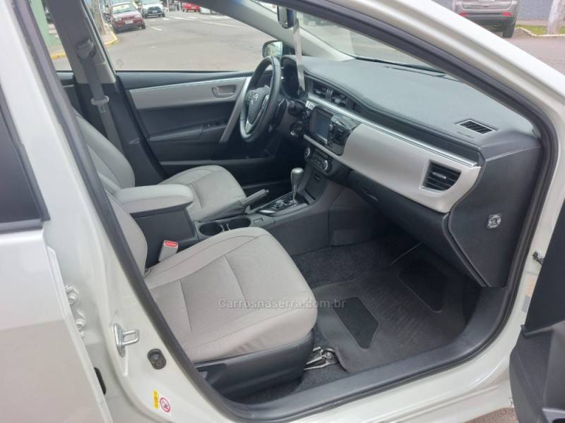 TOYOTA - COROLLA - 2014/2015 - Branca - R$ 89.900,00
