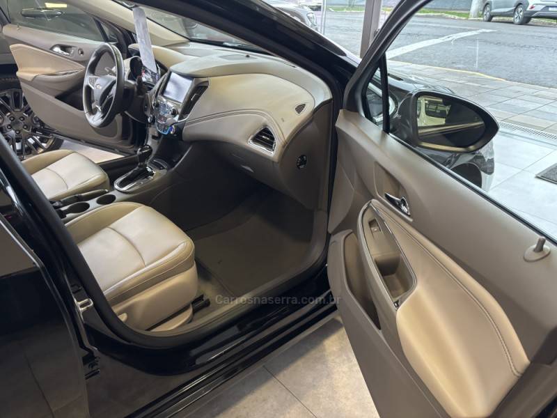 CHEVROLET - CRUZE - 2018/2018 - Preta - R$ 99.800,00