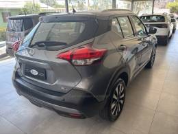 NISSAN - KICKS - 2016/2017 - Cinza - R$ 86.900,00