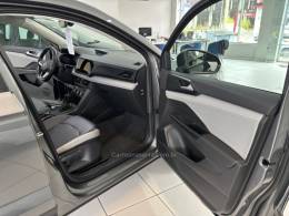 VOLKSWAGEN - TAOS - 2022/2022 - Cinza - R$ 135.000,00