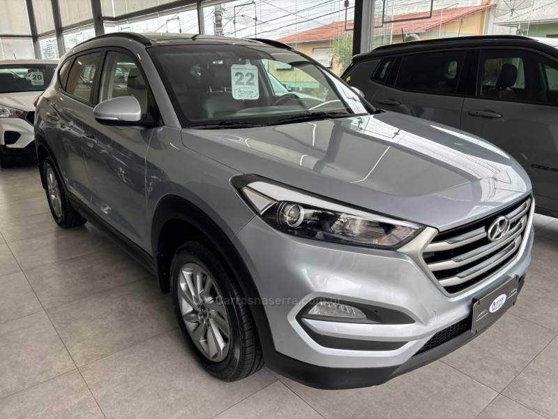 HYUNDAI - TUCSON - 2021/2022 - Prata - R$ 125.900,00