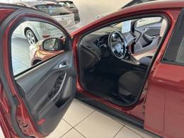 FORD - FOCUS - 2018/2018 - Vermelha - R$ 66.900,00