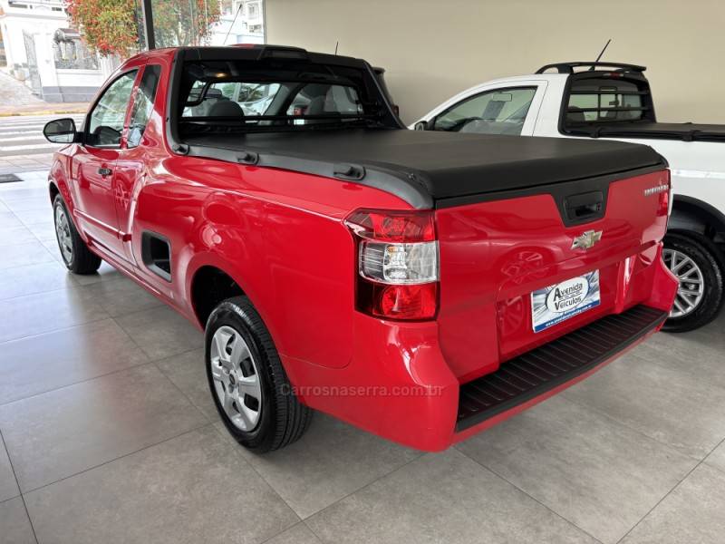 CHEVROLET - MONTANA - 2014/2015 - Vermelha - R$ 49.900,00