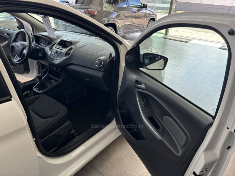FORD - KA - 2016/2017 - Branca - R$ 54.900,00