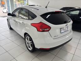 FORD - FOCUS - 2018/2019 - Branca - R$ 75.900,00