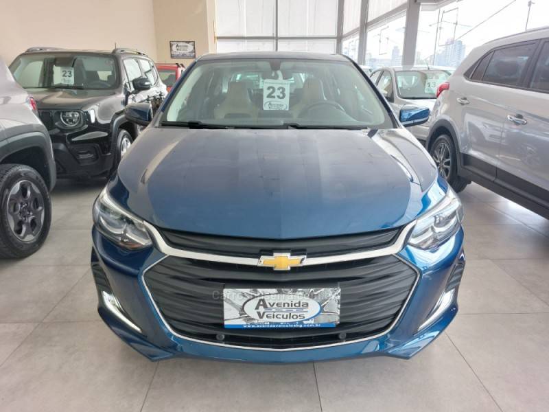 CHEVROLET - ONIX - 2022/2023 - Azul - R$ 89.900,00