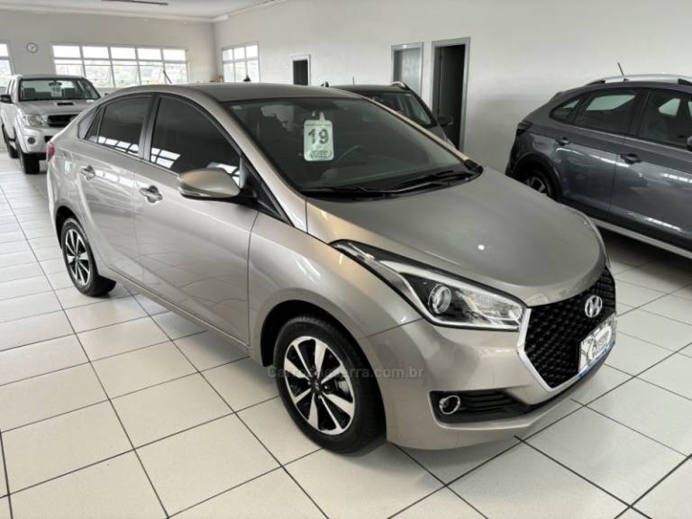 HYUNDAI - HB20S - 2018/2019 - Prata - R$ 84.900,00