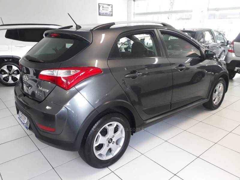 HYUNDAI - HB20X - 2013/2014 - Cinza - R$ 57.900,00