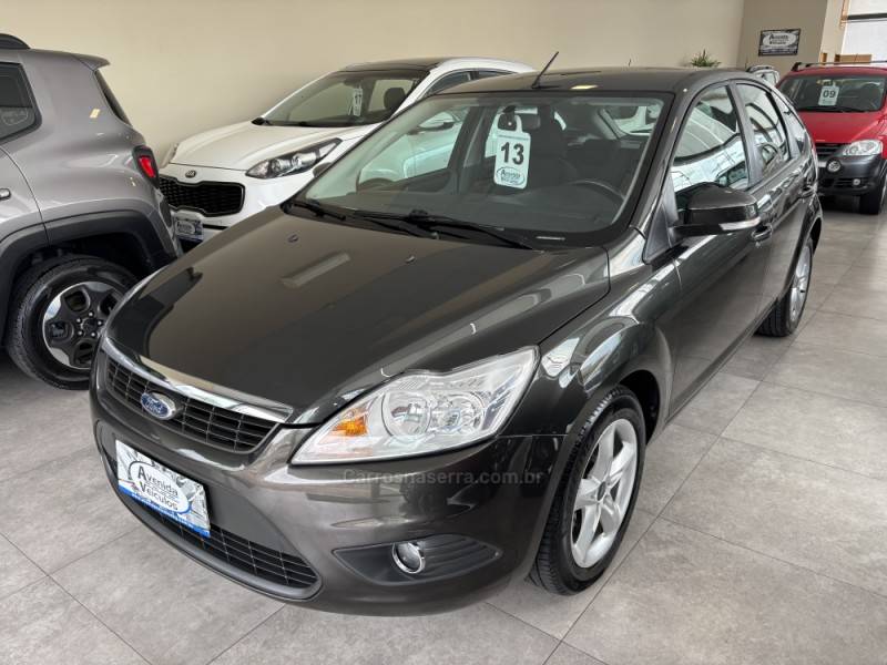 FORD - FOCUS - 2013/2013 - Cinza - R$ 49.900,00