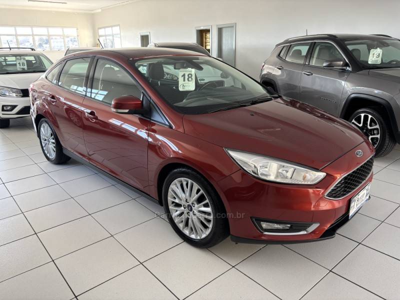 FORD - FOCUS - 2018/2018 - Vermelha - R$ 66.900,00