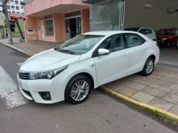 TOYOTA - COROLLA - 2014/2015 - Branca - R$ 89.900,00