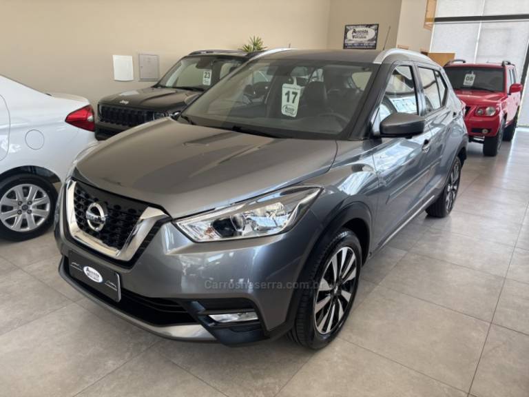NISSAN - KICKS - 2016/2017 - Cinza - R$ 86.900,00