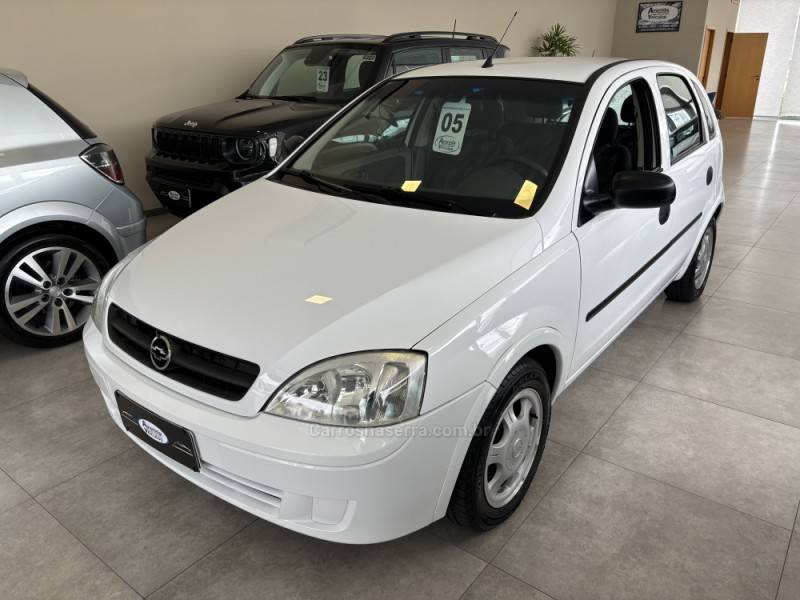 CHEVROLET - CORSA - 2004/2005 - Branca - R$ 21.000,00